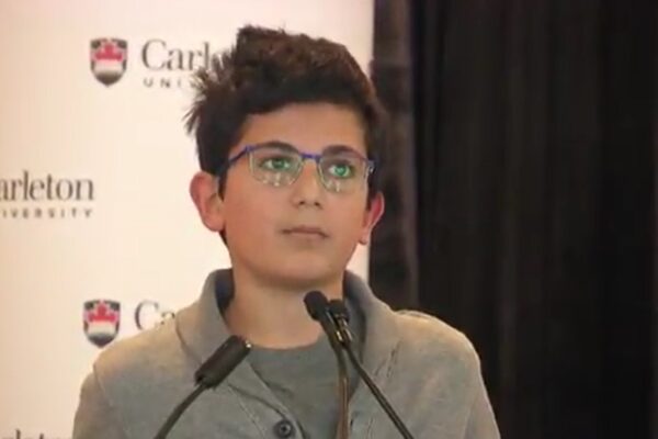 Aereo abbattuto, il discorso del piccolo Ryan: “Mio padre era forte, non devo essere triste”