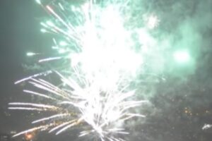 Capodanno 2019, Napoli si trasforma in una polveriera allo scoccare della mezzanotte Capodanno 2019, Napoli si trasforma in una polveriera allo scoccare della mezzanotte