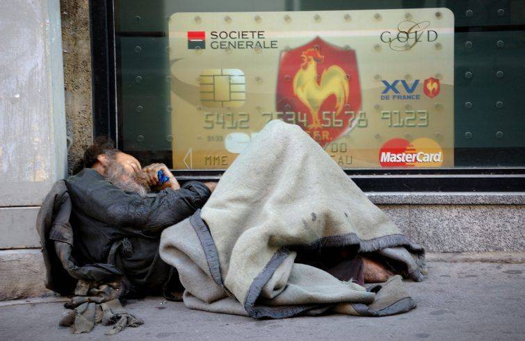 Italia 2020, la povertà non è stata abolita: aumenta il divario tra i ricchi e i poveri