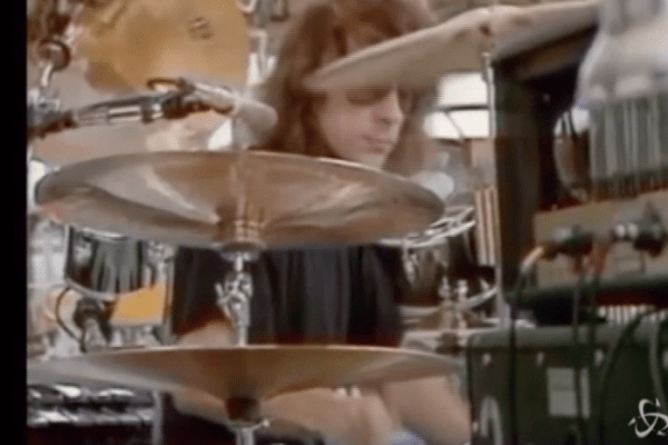 Musica in lutto: è morto Neil Peart, il batterista dei Rush