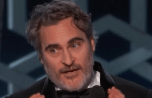 Golden Globe, il discorso per il clima di Joaquin Phoenix: “Dobbiamo prenderci le nostre responsabilità”