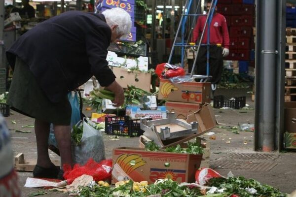 L’allarme di Oxfam: “1% più ricco degli italiani possiede quanto il 70% della popolazione”