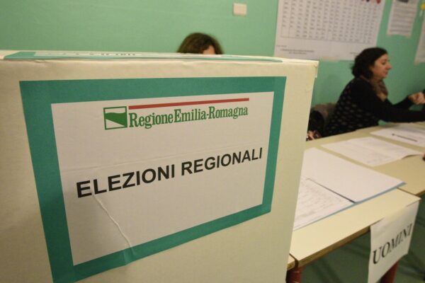 Sondaggi ‘farlocchi’, scoppia il caso sulle Regionali in Emilia Romagna