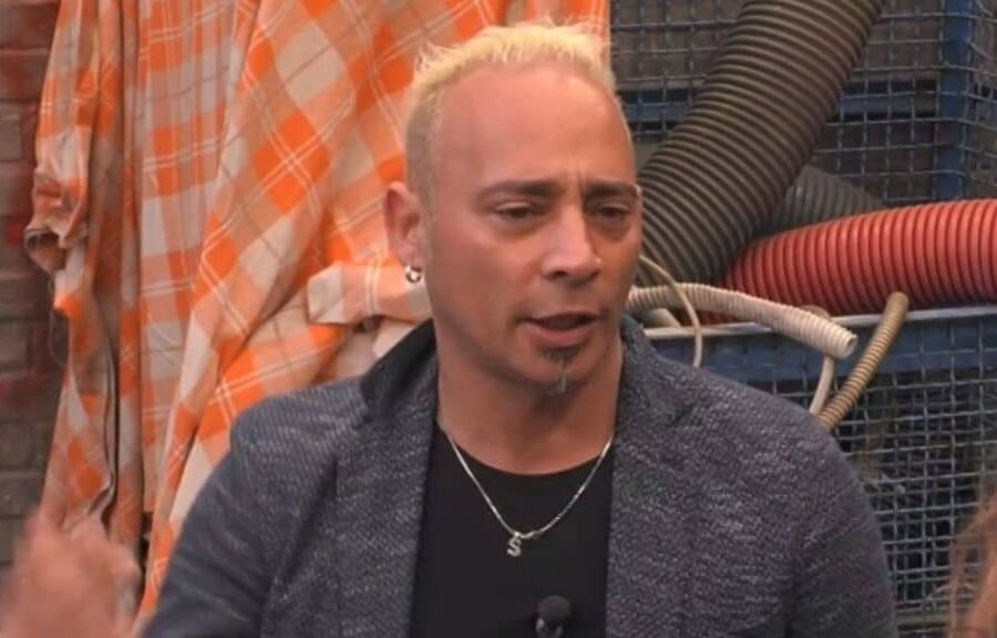 “E’ da scannare”, frasi sessiste al Grande Fratello Vip: squalificato Salvo Veneziano