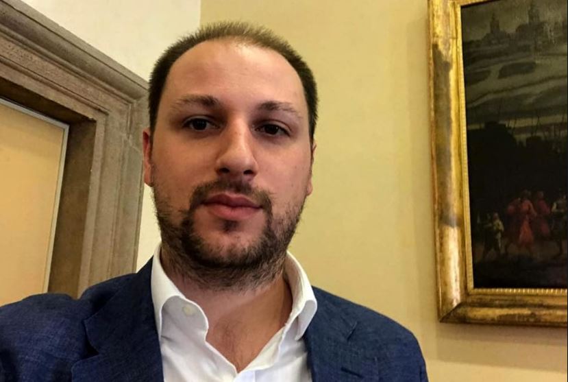 Movimento 5 Stelle, continua la diaspora. Lascia il deputato Cappellani: “Imborghesiti e in preda all’anarchia”