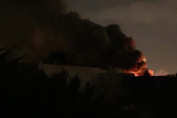 Bombardamento alla scuola militare di Tripoli, almeno 30 morti. Haftar rivendica l’attentato: “Erano miliziani”