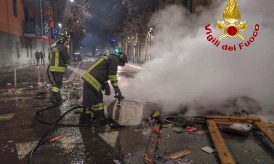 Vigili del Fuoco aggrediti a Capodanno, aperta inchiesta: “Nessuna tolleranza per le violenze”