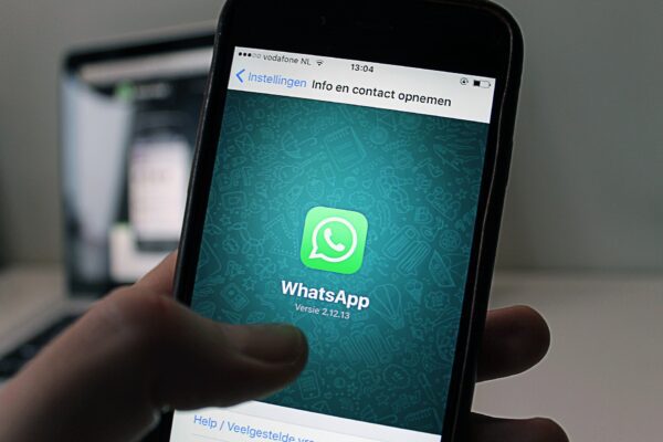 Whatsapp, nuove regole e condizioni: cosa cambia e quando