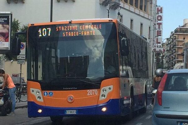 [AUDIO] Coronavirus, l’ironia corre sul web: “Ho fatto un colpo di tosse per…”