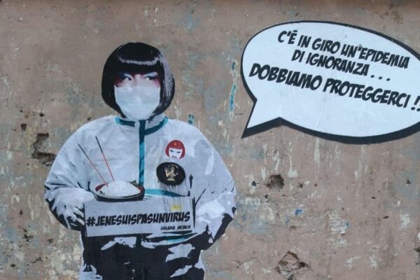 Coronavirus, un murale contro la psicosi: “C’è epidemia di ignoranza, Dobbiamo proteggerci”