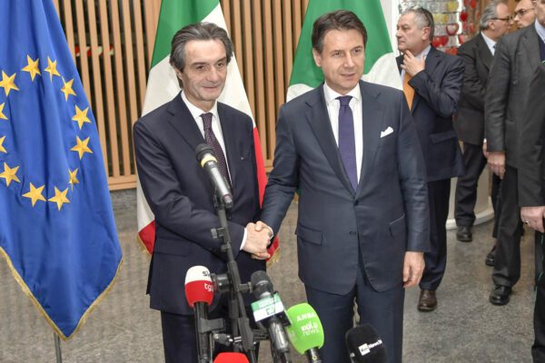 Il premier Conte contro i medici, ormai intoccabili solo giornalisti e magistrati