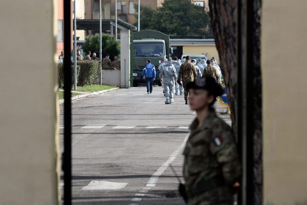 Test negativo per la donna in quarantena, rimane in Cina il 17enne di Grado