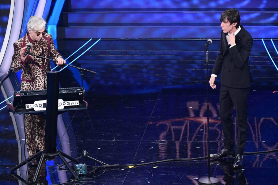 Bugo si sfoga con Mara Venier: “Sono turbato, pensavo che Morgan fosse mio amico”