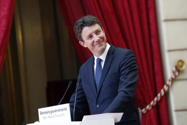 Scandalo Griveaux, la Francia si riscopre più bacchettona dell’Italia