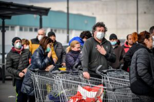 Foto Claudio Furlan – LaPresse
23 Febbraio 2020 Casalpusterlengo (Italia)
News
Code al supermercato per gli approvvigionamenti nella zona del lodigiano colpita dal coronavirusPhoto Claudio Furlan – LaPresse 23 Febbraio 2020 Casalpusterlengo (Italy) NewsQueues at the supermarket for supplies in the Lodi area affected by the coronavirus Foto Claudio Furlan – LaPresse
23 Febbraio 2020 Casalpusterlengo (Italia)
News
Code al supermercato per gli approvvigionamenti nella zona del lodigiano colpita dal coronavirusPhoto Claudio Furlan – LaPresse 23 Febbraio 2020 Casalpusterlengo (Italy) NewsQueues at the supermarket for supplies in the Lodi area affected by the coronavirus