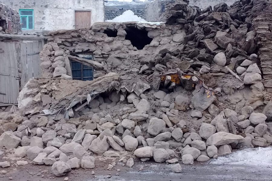 Terremoto magnitudo 5.7 in Iran al confine con la Turchia, 9 morti