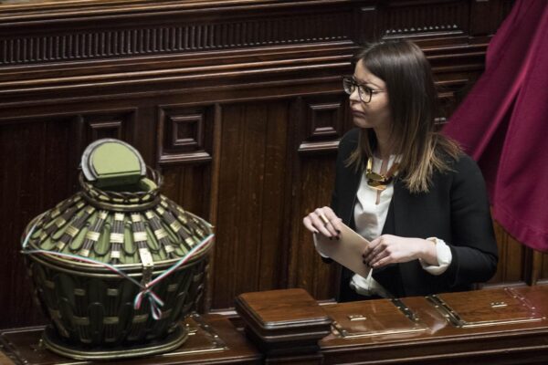 Parlamento Europeo, Italia Viva lascia il gruppo socialista ed entra in quello di Macron