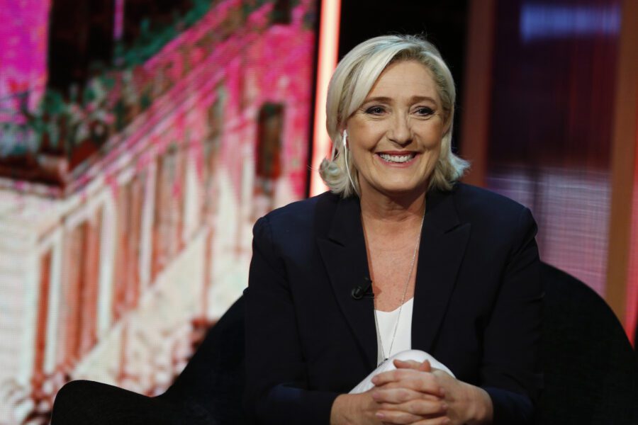 Espolde l’emergenza coronavirus: Marine Le Pen “Ora controlli alle frontiere con l’Italia”