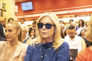 Rita Dalla Chiesa contro Ischia: “Viviamo bene anche senza andarci”
