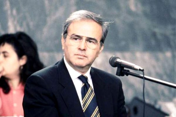 Da Mario Chiesa alle assoluzioni e ai 45 suicidi: Mani pulite e la scomparsa dei partiti