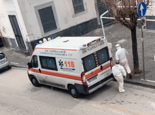 Coronavirus, a Pomigliano uomo positivo al test: contagiato da avvocato