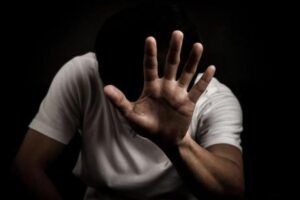 Razzismo, giovane picchiato a Palermo: “Negro di m… vai via”