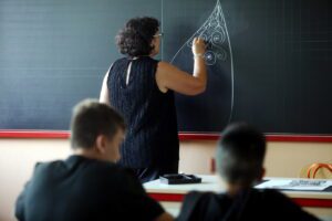 Scuola, immissioni in ruolo: via all’assunzione di 4.500 insegnanti precari