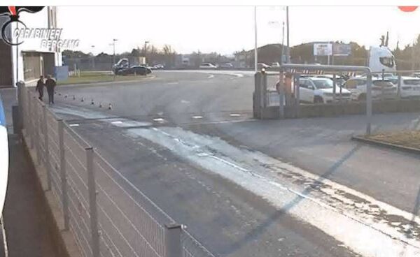 Lite tra camionisti si trasforma in tentato omicidio