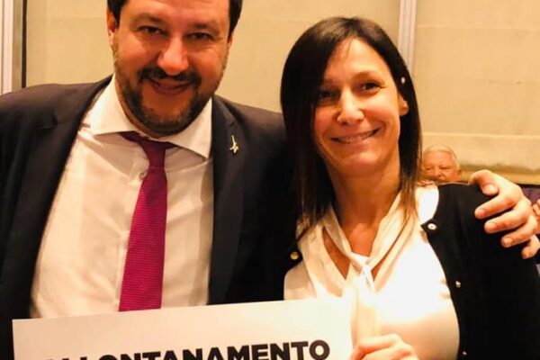 Bufera per le parole dell’assessora leghista: “Legge sugli affidi? Non accetto critiche da chi non ha figli”