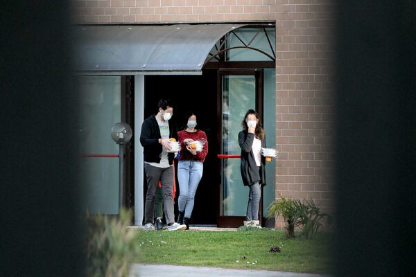 Coronavirus, il 17enne italiano rimasto a Wuhan negativo ai test