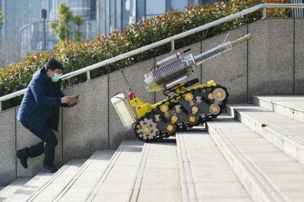 Coronavirus e nuove tecnologie: la Cina lo sconfigge con robot, droni e big data