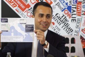 Psicosi coronavirus, Di Maio: “Italia è un Paese affidabile, puniremo chi specula su gel e mascherine”