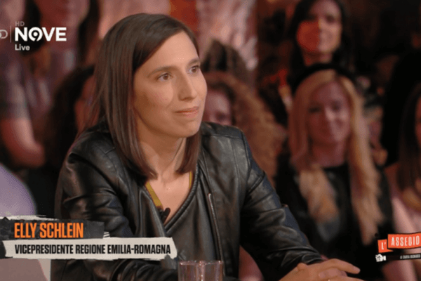 Elly Schlein, il coming out in diretta: “Sto con una ragazza e sono felice”