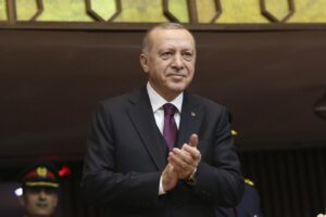 In Turchia riprendono le purghe di Erdogan: oltre 700 arresti contro la rete del ‘nemico’ Gulen