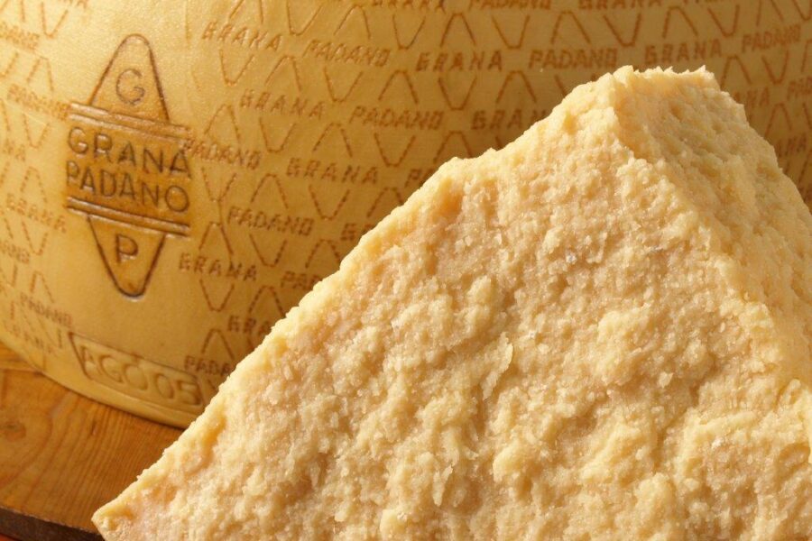 Coronavirus, la Grana Padano rischia il blocco in Grecia: bollino virus free o niente