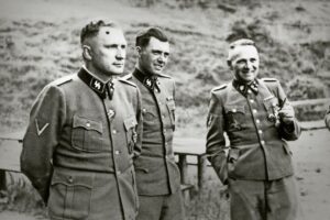 Il ‘professore Mengele’ e il ‘miliardo’ di aborti: tra ridicole accuse di riabilitazione e le altre ossessioni