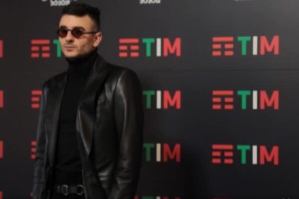 Sanremo 2020, Junior Cally a Gessica Notaro: “Sono contro la violenza”