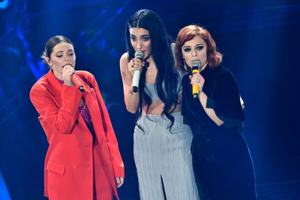 Levante con Francesca Michielin e Maria Antonietta cantano “Si può dare di più”