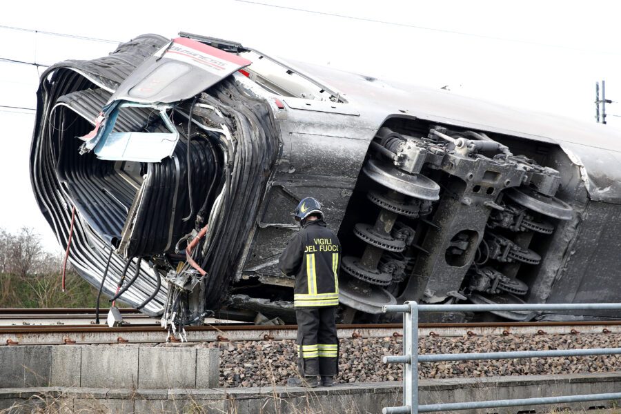 Frecciarossa deragliato a Lodi, altri 11 indagati: c’è anche l’ad di Rfi Gentile