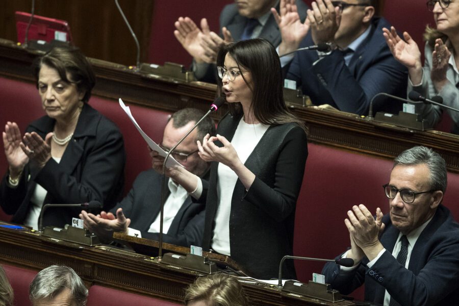 Prescrizione, bocciato per 9 voti il ‘lodo Annibali’: sui social insulti e minacce alla deputata di Italia Viva