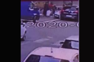 Abbandona il figlio di un anno alla stazione, mamma catturata su treno mentre scappa verso la Germania