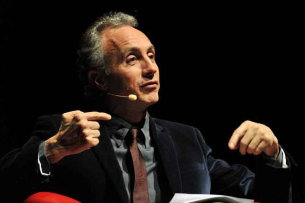 Il nuovo obiettivo di Travaglio e del PPM: abolire la Costituzione