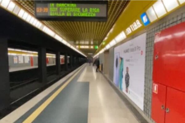 Coronavirus, Milano deserta per paura del contagio