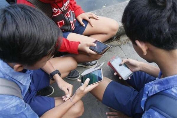 Abusi sessuali su 13enne conosciuto in chat: arrestato 36enne