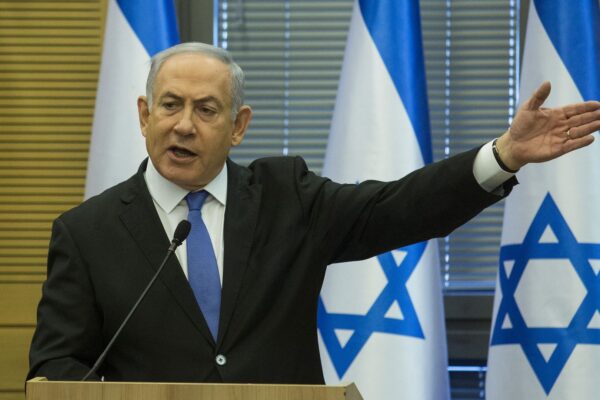 Netanyahu a processo, prima volta per un premier israeliano: “E’ un tentativo di golpe”