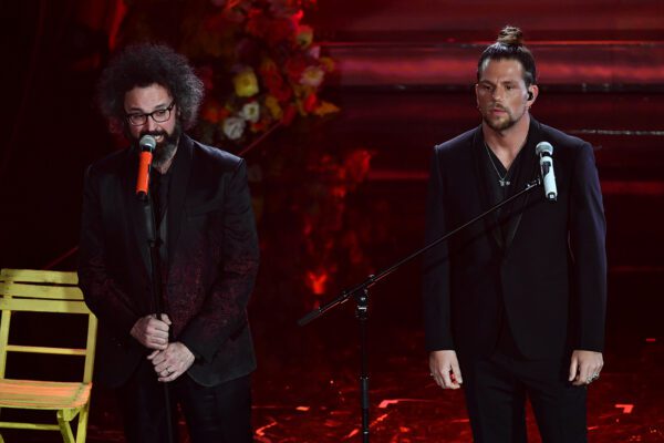 Enrico Nigiotti con Simone Cristicchi – “Ti regalerò una rosa”