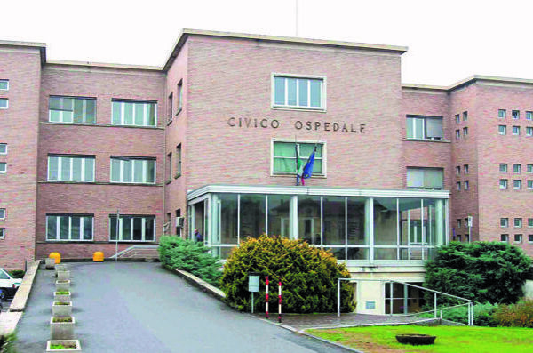 Coronavirus in Italia, la Regione ‘isola’ gli abitanti di Codogno, Castiglione e Casalpusterlengo: “Restate a casa”