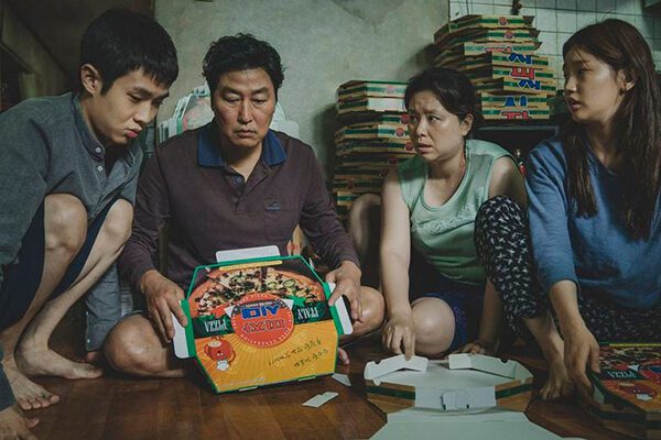 Con Parasite vince anche Gianni Morandi, la scena del film con la sua canzone