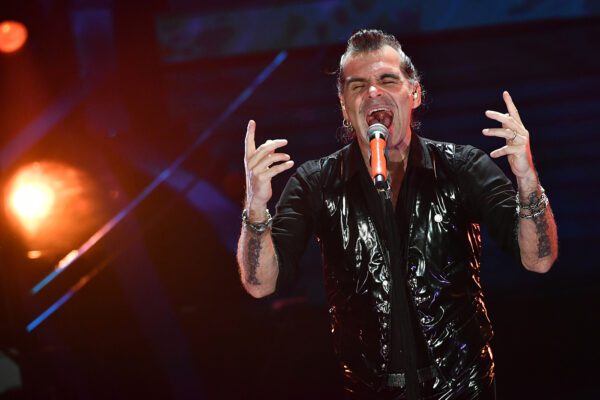 Piero Pelù canta “Gigante”, testo e musica della canzone di Sanremo 2020