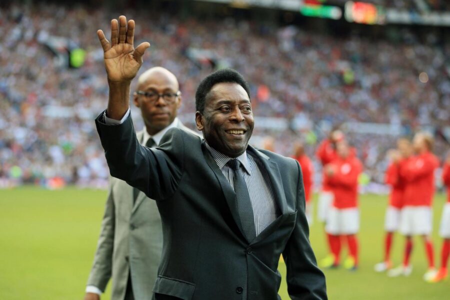 Il dramma di Pelè, depresso e malato. Il figlio Edinho: “Cammina con un deambulatore”